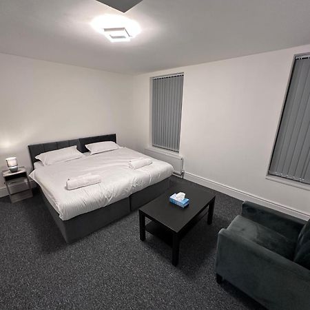 Modern Two-Bedroom Apartment Manchester Exterior photo